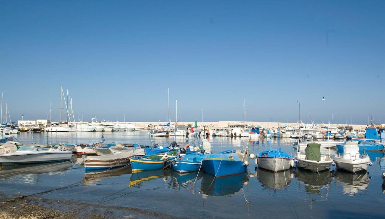 Appartamento Regina Di Cuori Mola di Bari Esterno foto